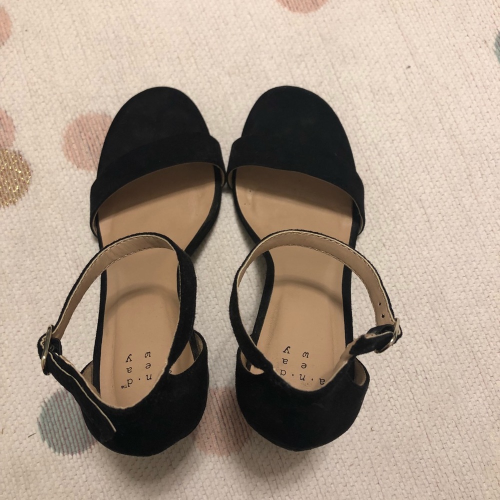 Heels - Picture 2 of 4